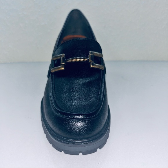 Black loafer with lug sole size 11 by Zodiac.  Lots of added support. - Picture 6 of 6